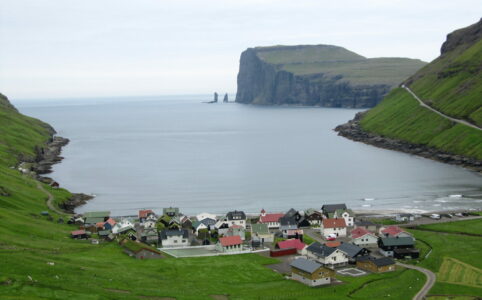 Dorf und Bucht Tjørnuvík